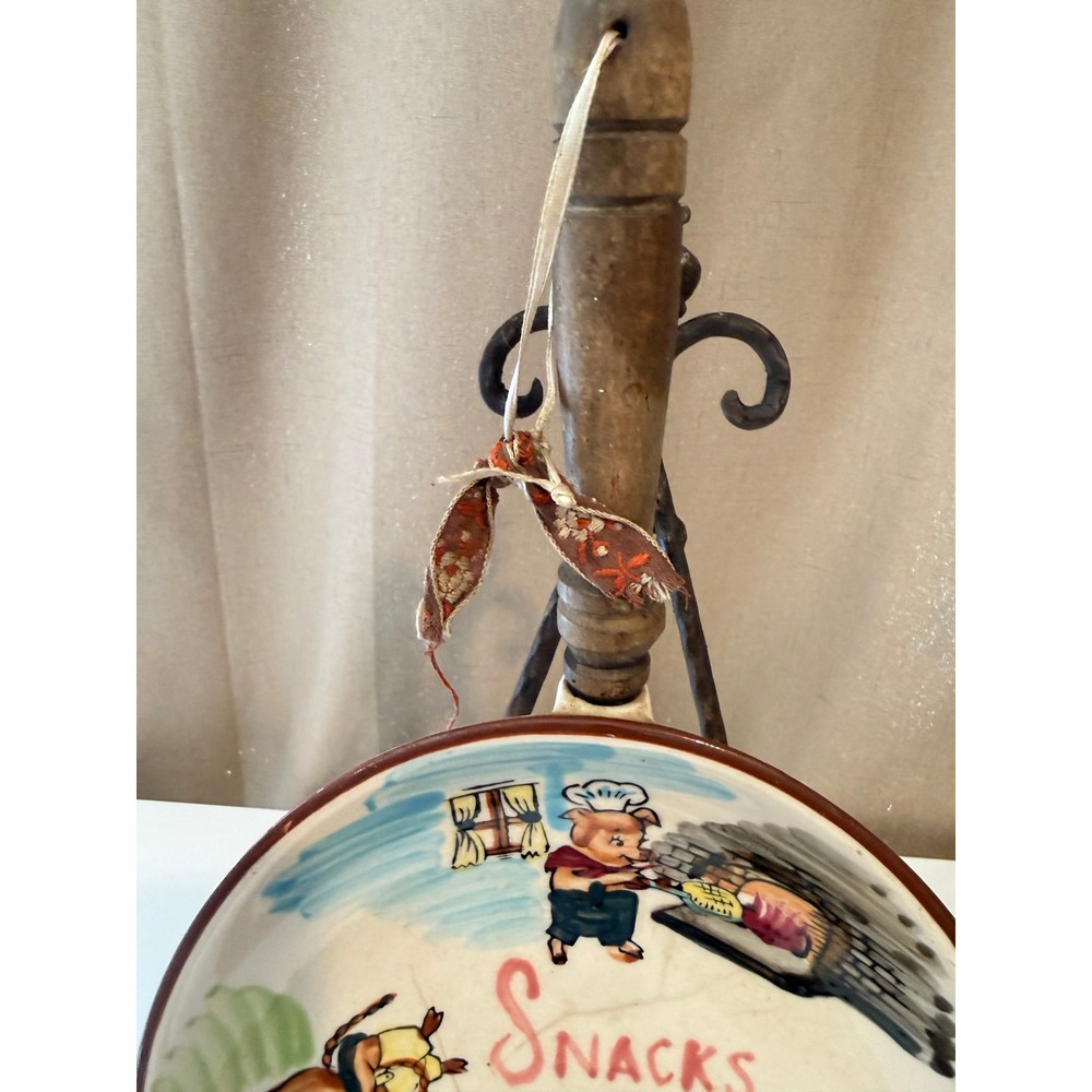 Vintage Hand Painted Three Little Pigs Chef Ceramic Snack Plate with Handle - Picture 10 of 10
